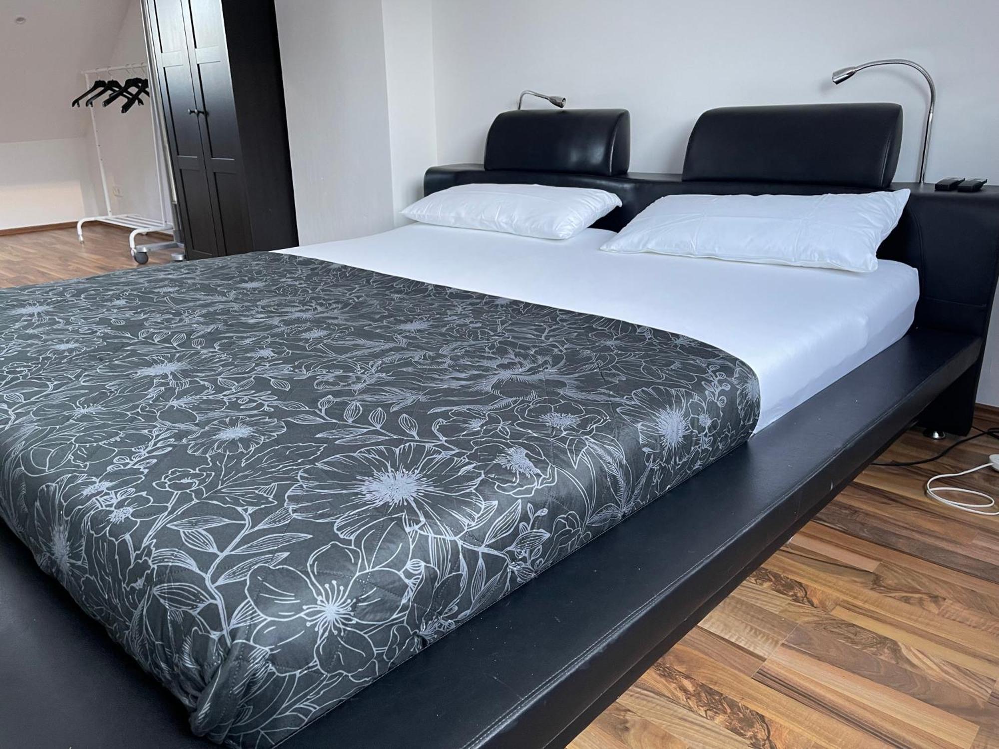 Geraeumige 3-Zimmer-Ferienwohnung Im Herzen Von Kassel Dış mekan fotoğraf