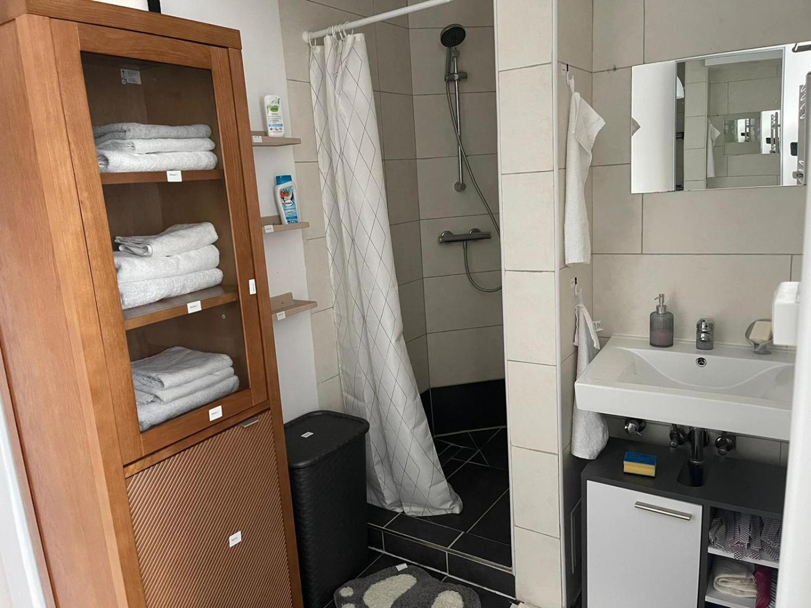 Geraeumige 3-Zimmer-Ferienwohnung Im Herzen Von Kassel Dış mekan fotoğraf