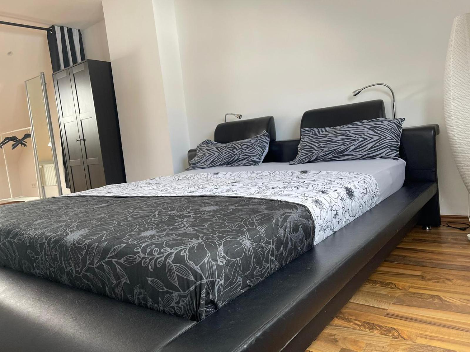 Geraeumige 3-Zimmer-Ferienwohnung Im Herzen Von Kassel Dış mekan fotoğraf