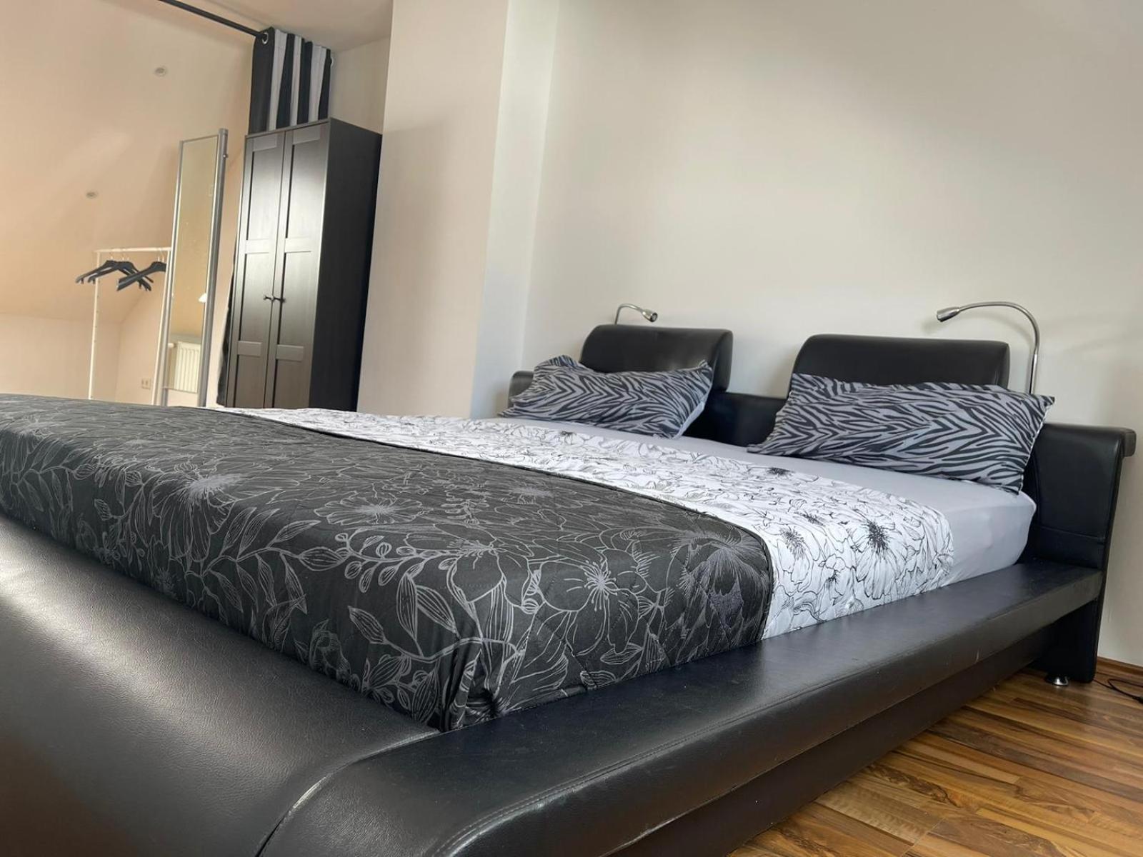 Geraeumige 3-Zimmer-Ferienwohnung Im Herzen Von Kassel Dış mekan fotoğraf