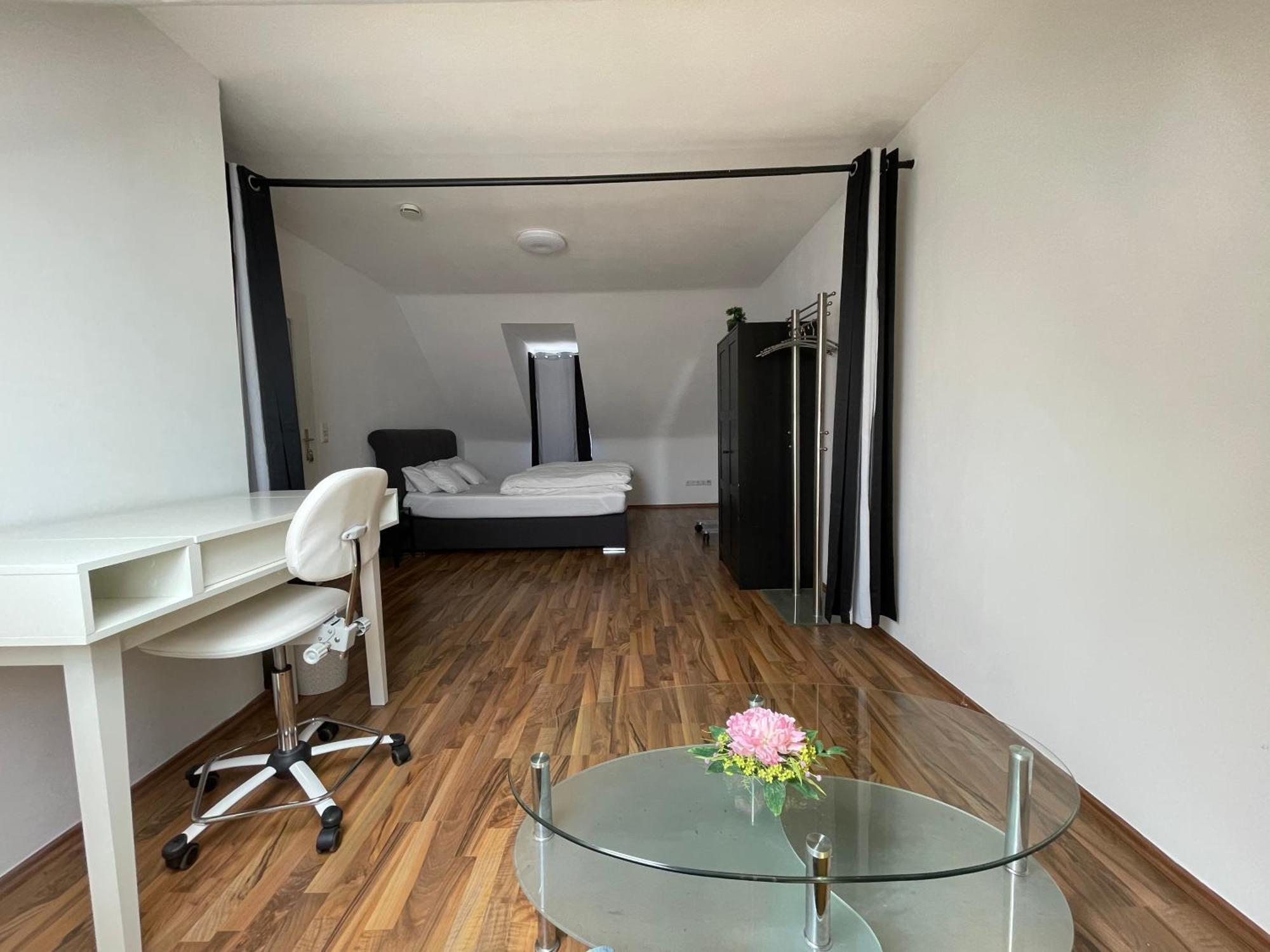 Geraeumige 3-Zimmer-Ferienwohnung Im Herzen Von Kassel Dış mekan fotoğraf